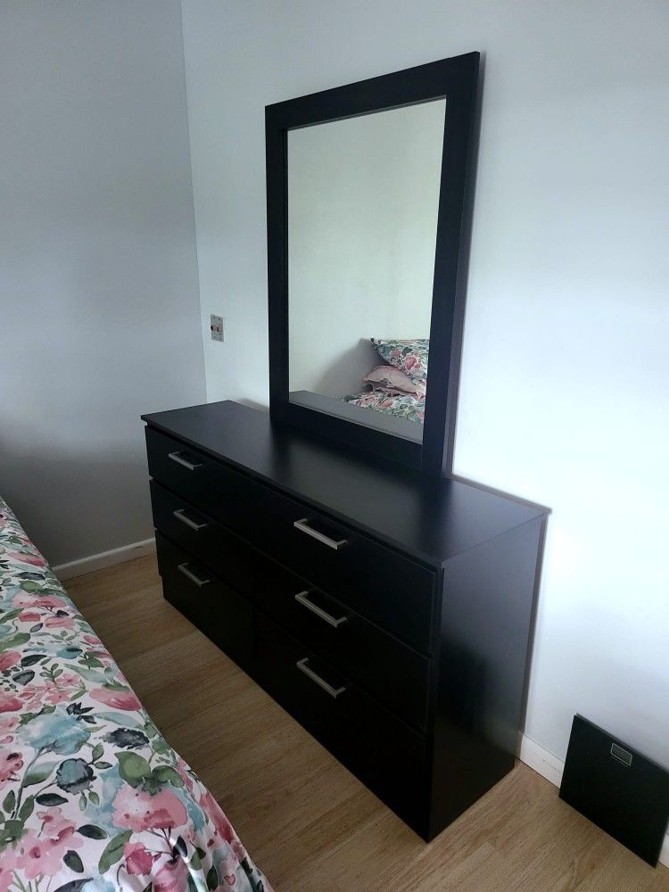 NEW Dresser PLUS Mirror 👌