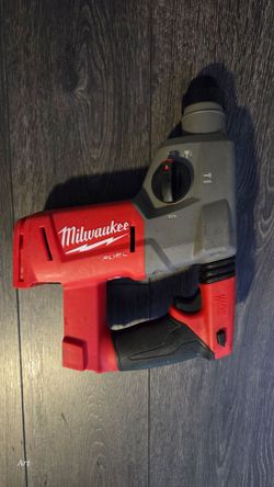 Milwaukee FUEL  SDS PLUS M18 Rotary Hammer Drill