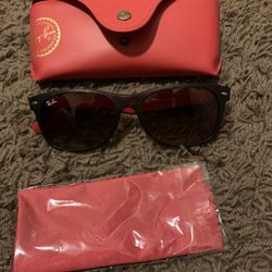 Ray-Ban Wayfarer Sunglasses - Red