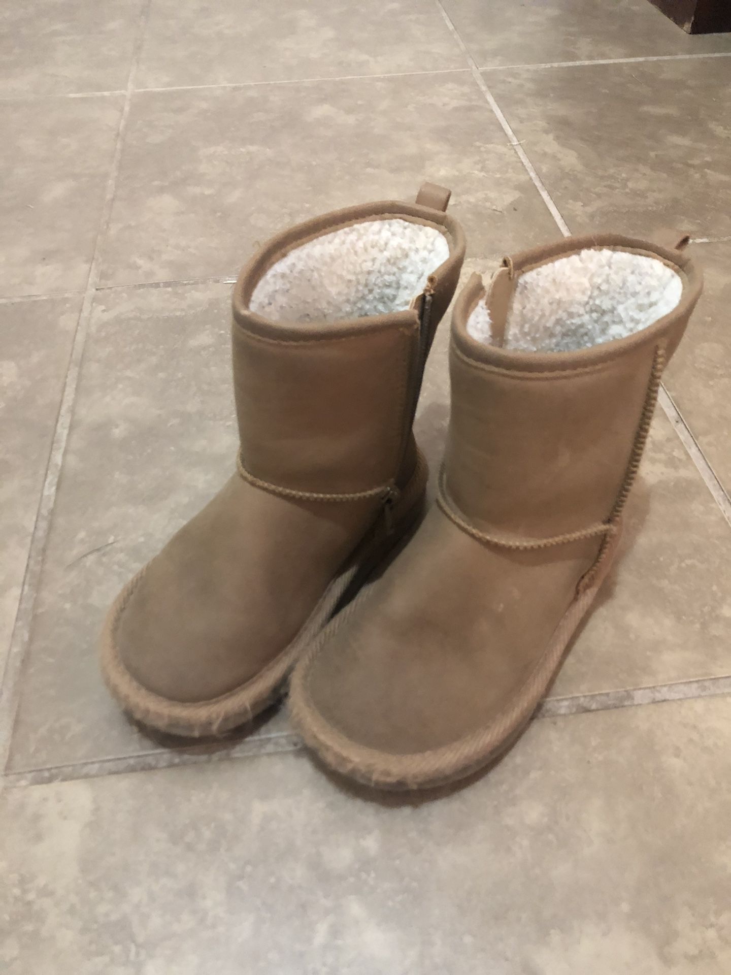 Girl boots size 10