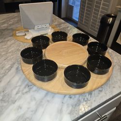 VERY NICE LAZY SUSAN WITH 8 STATIONS