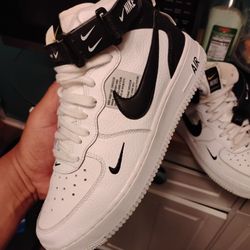 AF1 SIZE 7 Y 