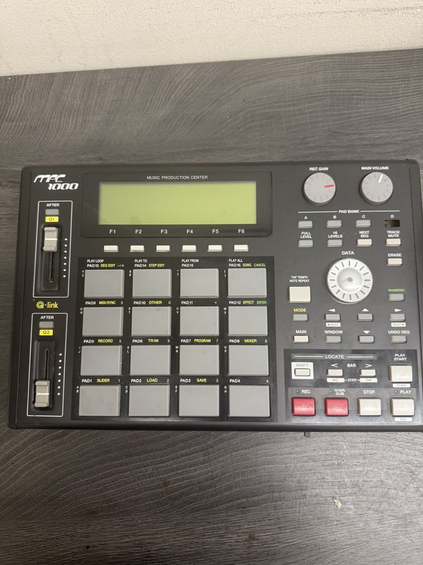 Akai MPC 1000 Great Condition! for Sale in Los Angeles, CA - OfferUp