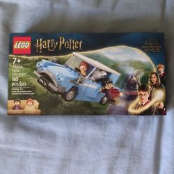 LEGO Harry Potter Flying Ford Anglia (76424) set