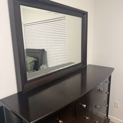 Cherry Wood Queen Size Bed Dresser With Mirror  