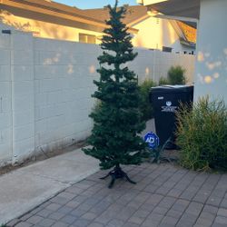 Christmas Tree - 8 Footer