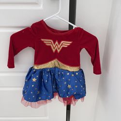 Wonder Woman Halloween Custome Size 12-18 