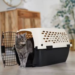 FRISCO PLASTIC KENNEL - LIKE NEW