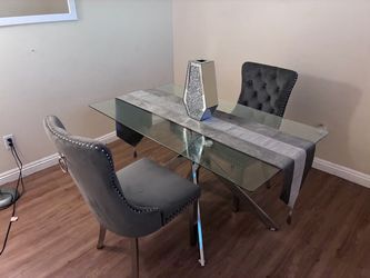 Dining table and chair set