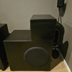 Home Theater Yamaha Receiver & HSU Sub