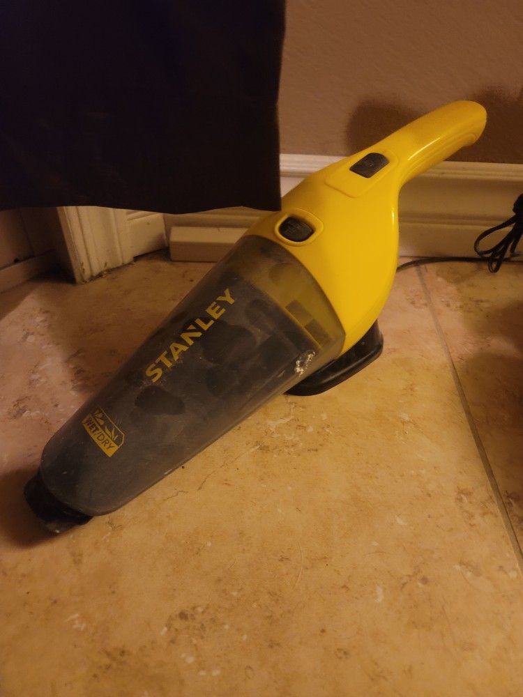 Stanley Rechargeable Bagless Cordless Handheld Wet/Dry Vacuum