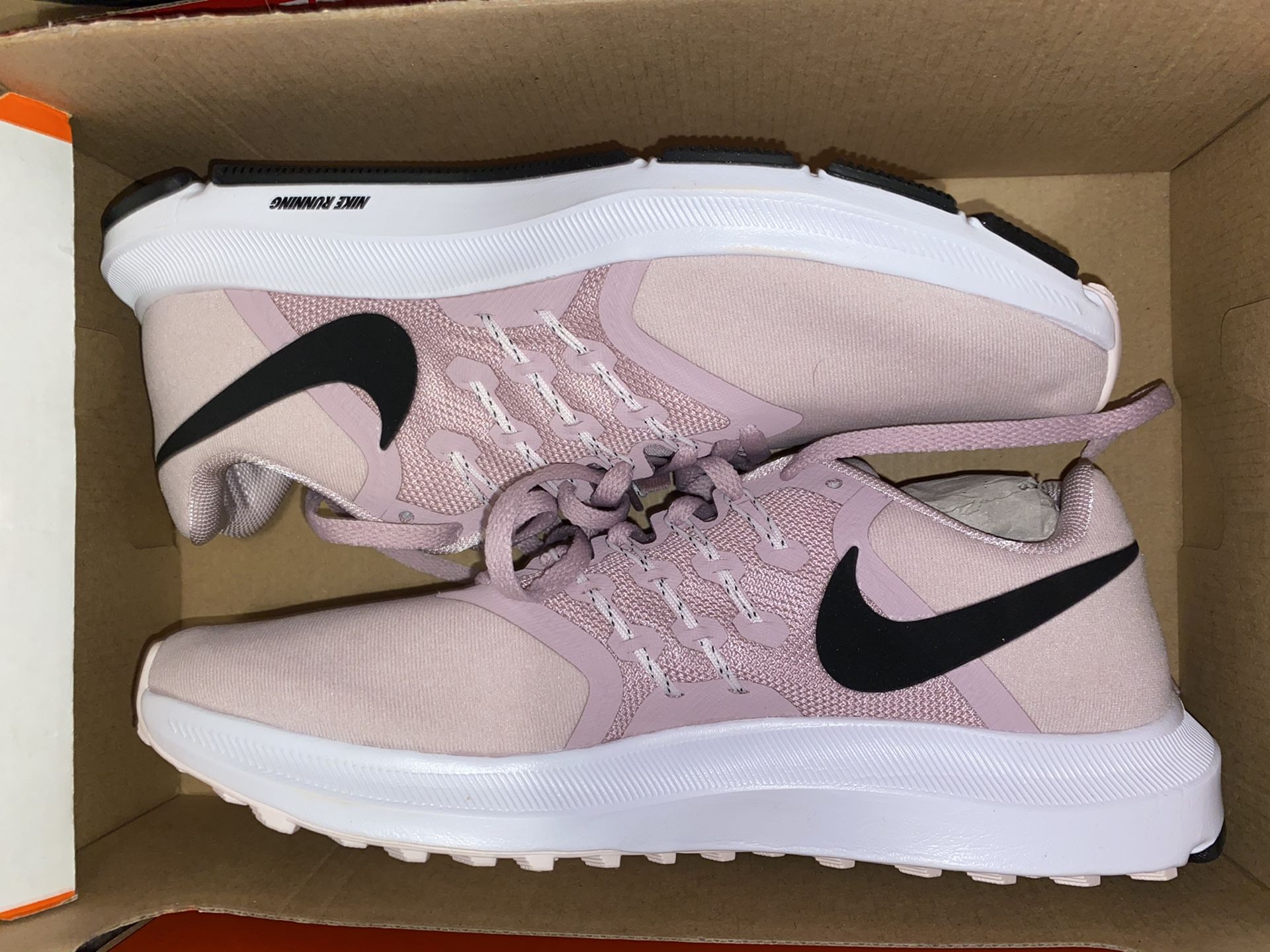 Women's Nike run Swift