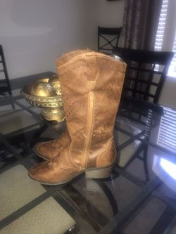 Boots size 6 women
