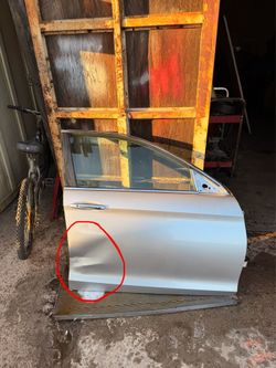 Honda accord 2014 passenger side door with minor dent