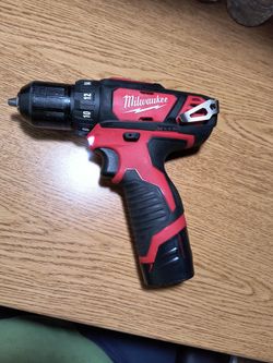 Milwaukee 3/8 Drill/Driver Battery And Charger
