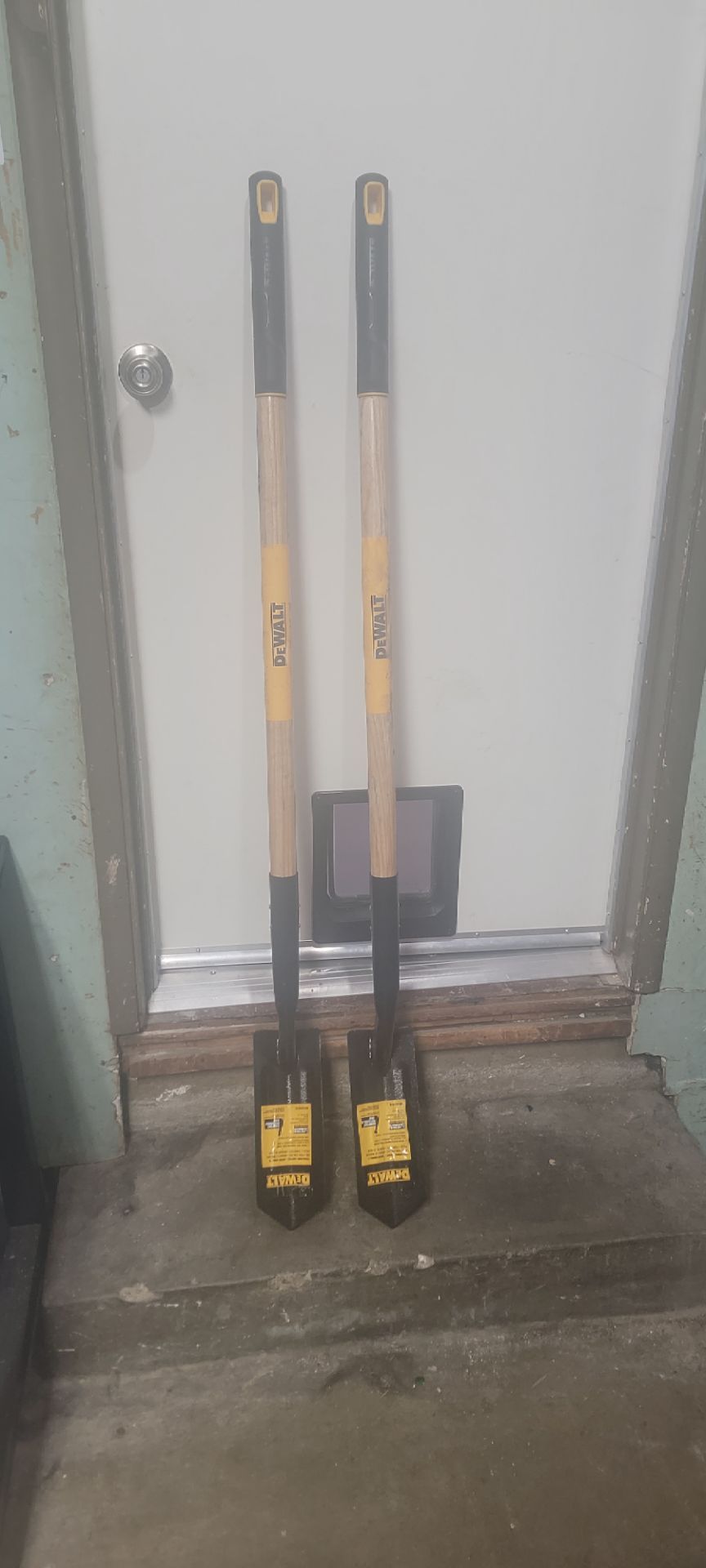 Dewalt 46 inch trenching shovel