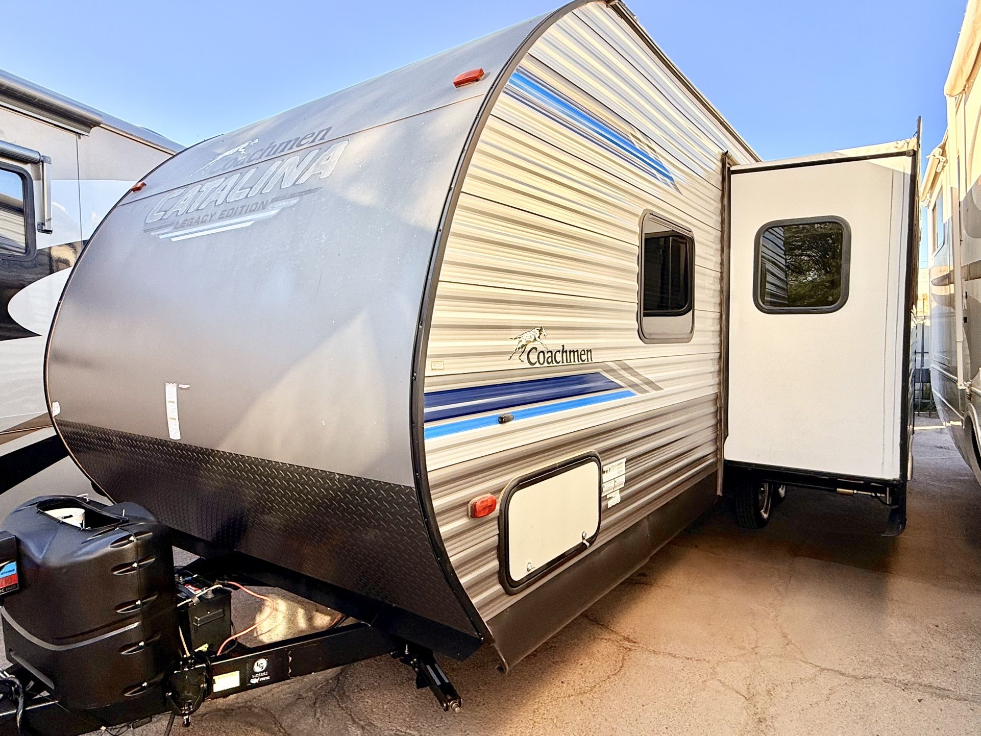 2020 Coachmen Catalina Legacy M-243 RBS Travel Trailer W/Super Slide