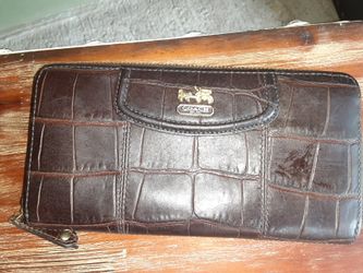 LEATHER WALLET BY COACH