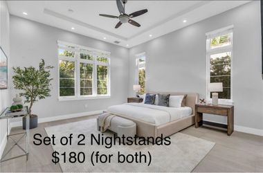 Set of 2 Wood Nightstands
