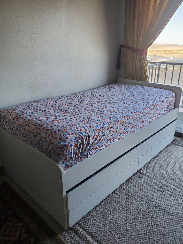 Twin Bed With Trundle And Two Big Storage Drawers 