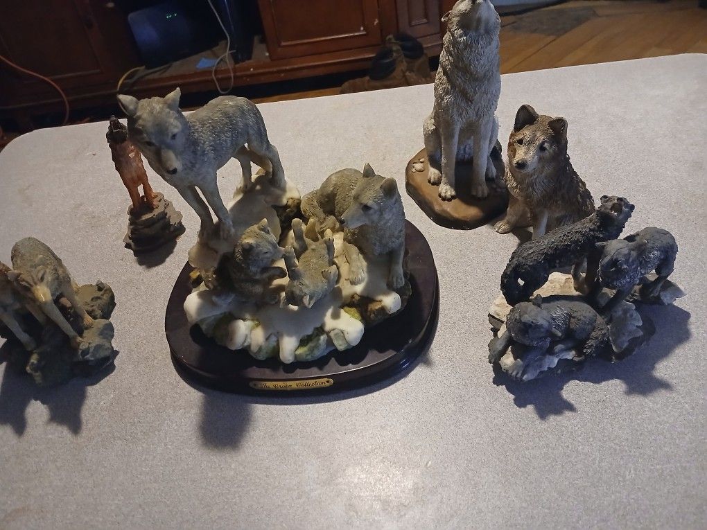 Wolf Knick Knacks For All $80