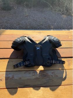 Zenith Velocity 2 Football Shoulder Pads – Small (16”-17”)