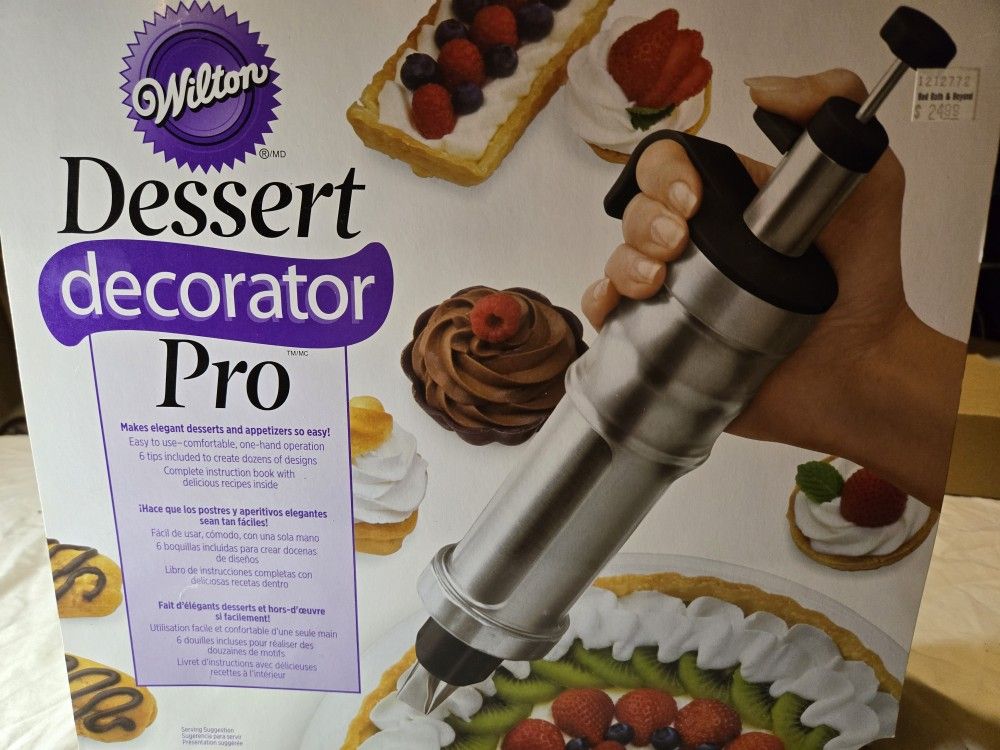 Wilton Decorator Pro set, NEW, UNOPENED