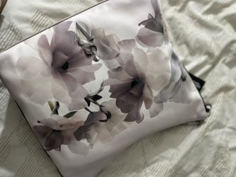 Vera Wang Floral purse Brand New