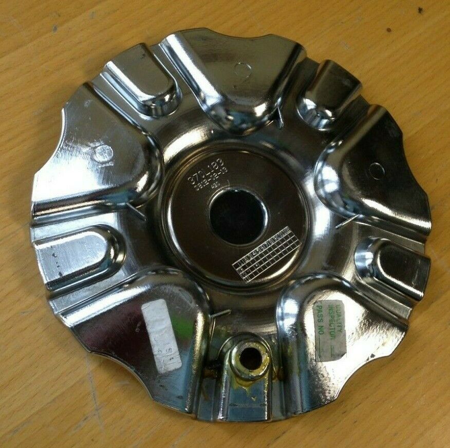 【中古】 Necessary Pieces TylerStadius Ultra Motorsports Chrome Wheel Center Cap Set of 4 Pn: 89