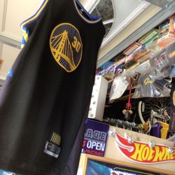 Golden State Warriors Basketball Jersey Size 50 Or L