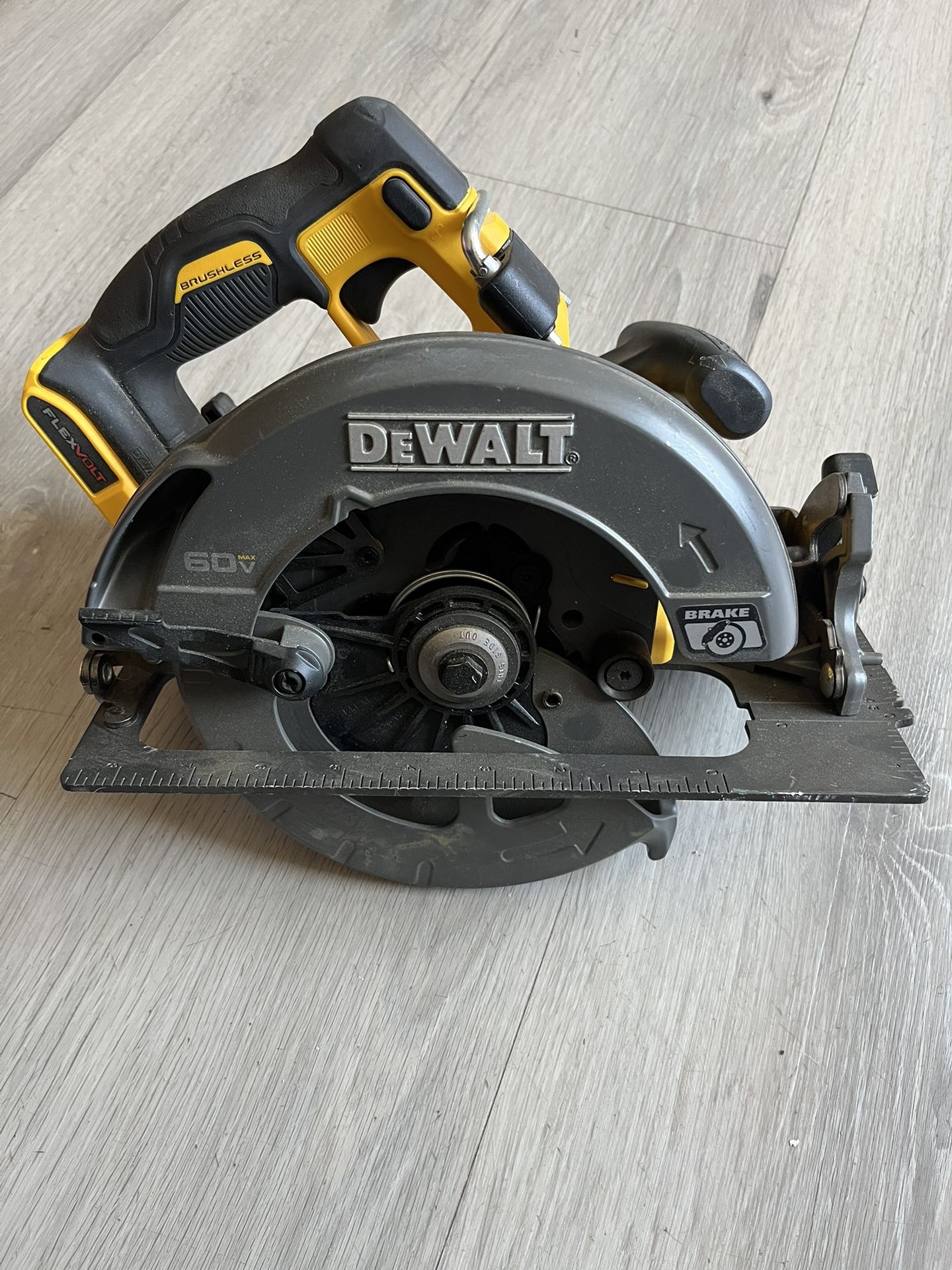 DEWALT FLEXVOLT 60V MAX Cordless Brushless 7-1/4 in. Wormdrive Style Circular Saw (Tool Only)