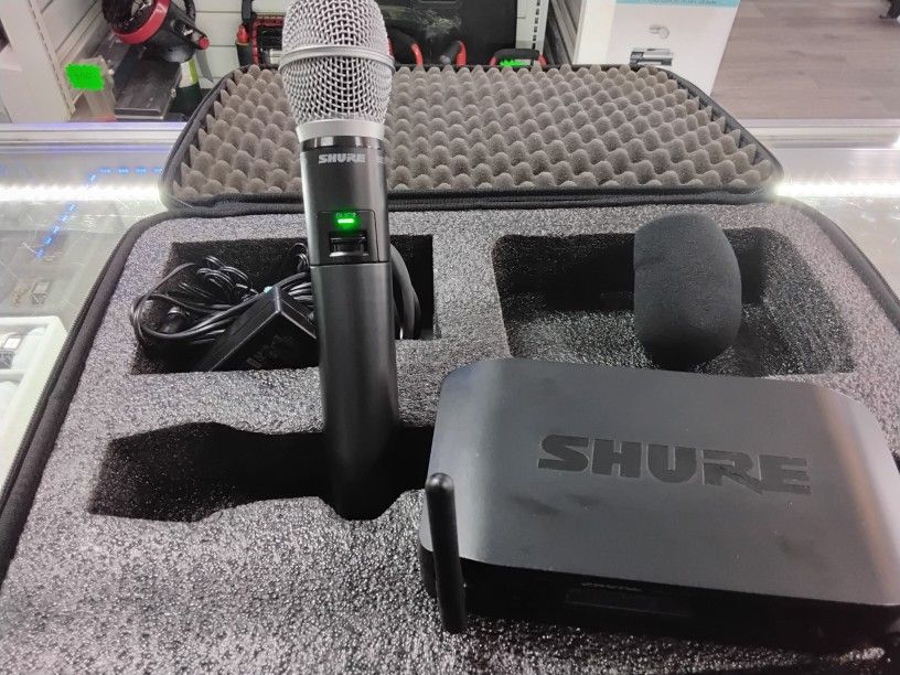 SHURE WIRELESS MICROPHONE 