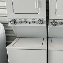 24’’ Kenmore Stackable Washer And Dryer 