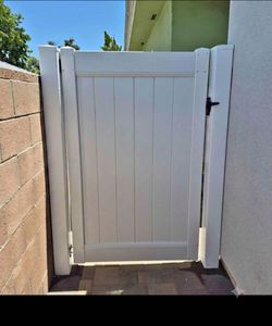 Heavy Duty Vinyl privacy Single door material 4x6 with hardwares