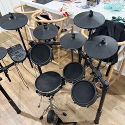 Alesis Nitro Electric Drum Set Expanded 