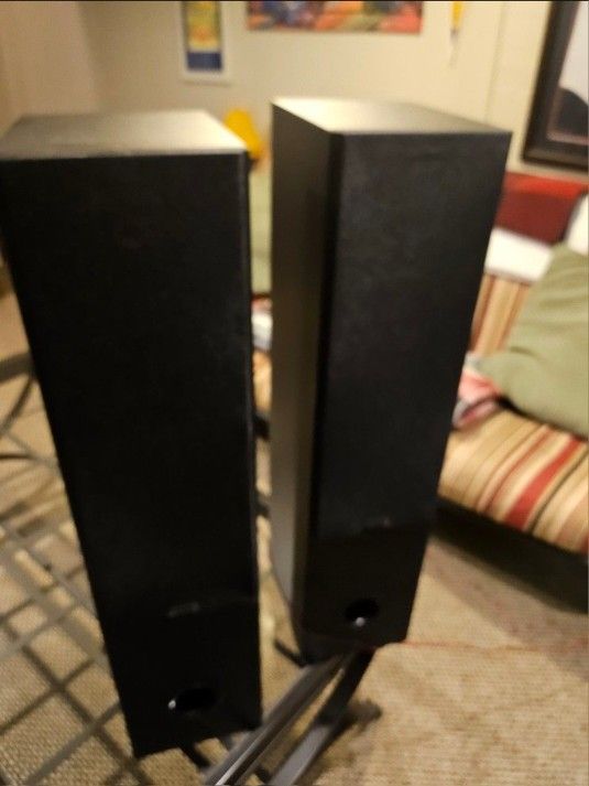 Dayton Audio T652 Dual 6-1/2" 2-Way Tower Speaker Pair