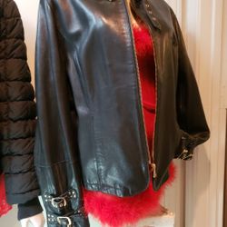 BABY PHAT BUTTER LEATHER JACKET LIKE NEW SEE PHOTOS Large HAS LOGO IN4 PLACES GOLD SATIN LINING