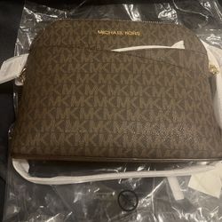 Michael Kors Jet set purse