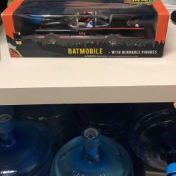 Collectible Batmobile With Bendable Figures 