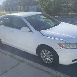 2009 Toyota Camry  $3200