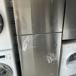 Samsung Scratch And Dent New Top Freezer Fridge! Stainless Steel! 