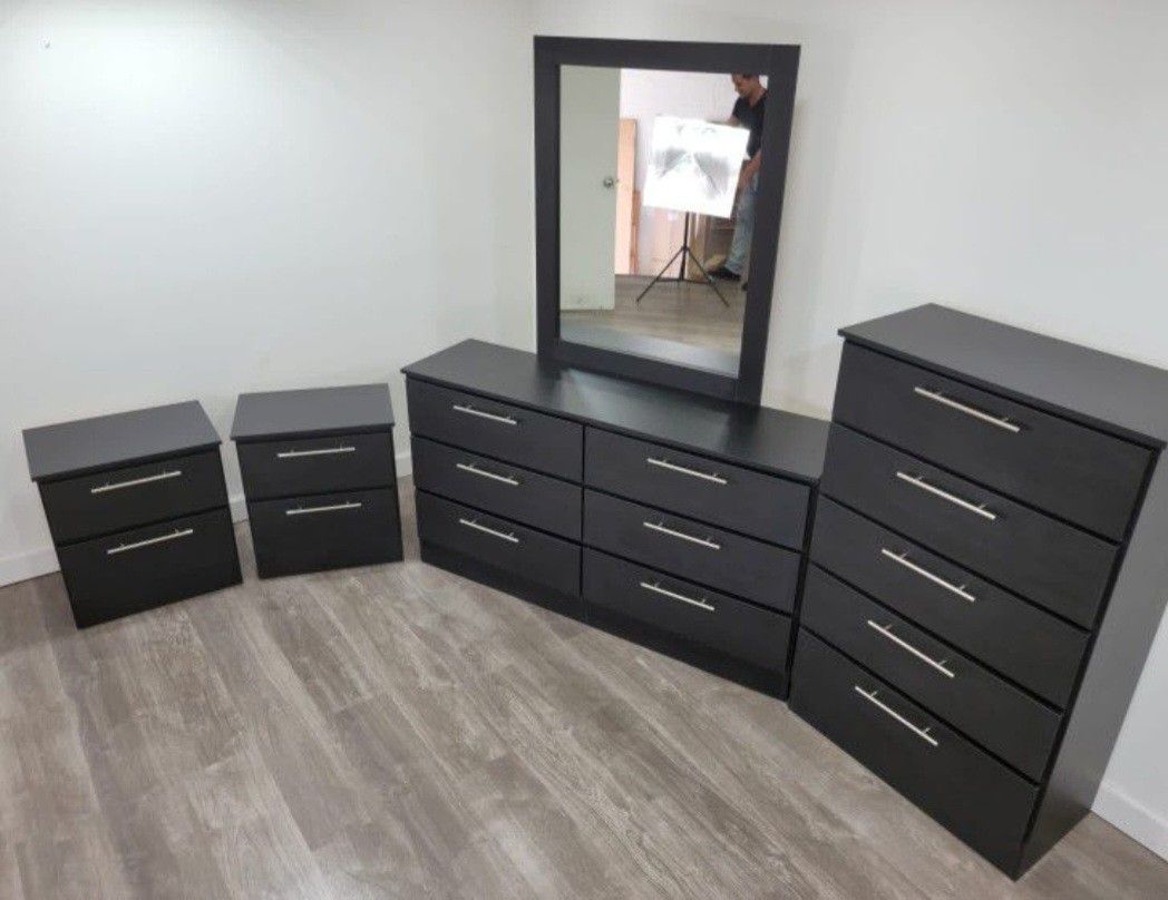 BLACK BEDROOM SETS/ DRESSER WITH MIRROR,  CHEST AND TWO NIGHTSTANDS 