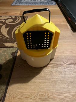 Frabill bait bucket
