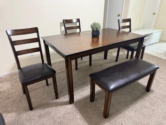 Free Delivery 🚚 Dining Table Set