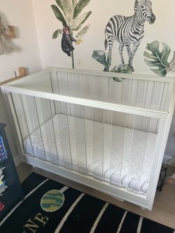 Pottery Barn Kids Sloan Acrylic Crib + Mattress — Excellent Condition