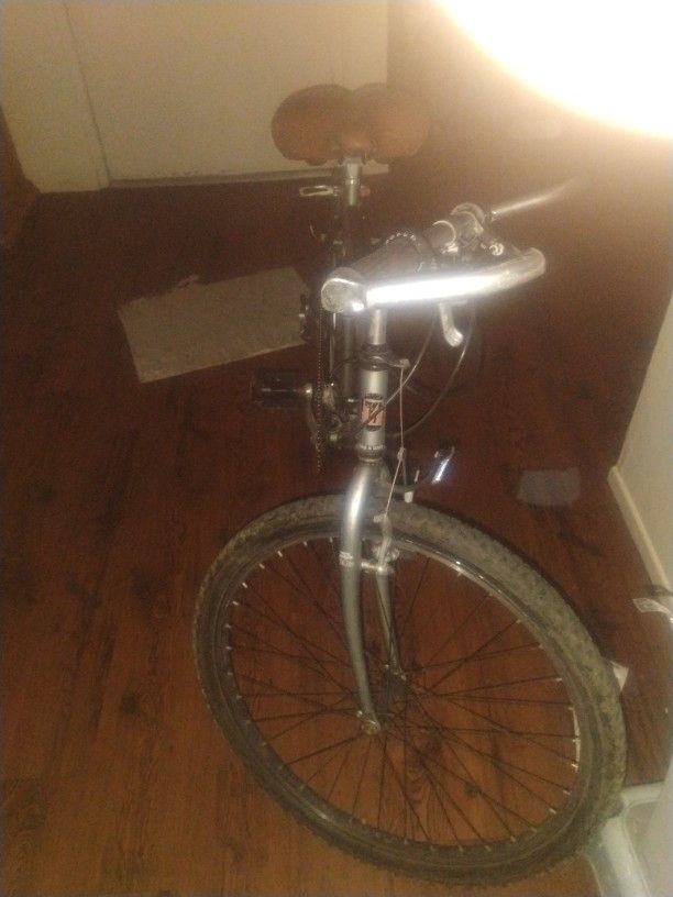 Mountain Track Trek Bike 820