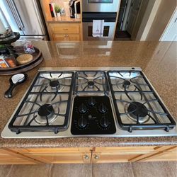 5 Burner Cooktop With Downdraft -like New