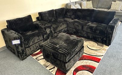Black sectional w/ ottoman included