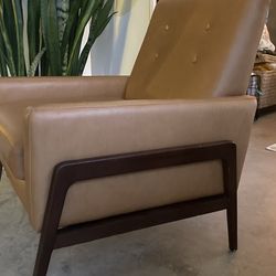 Brown leather great accent chair
