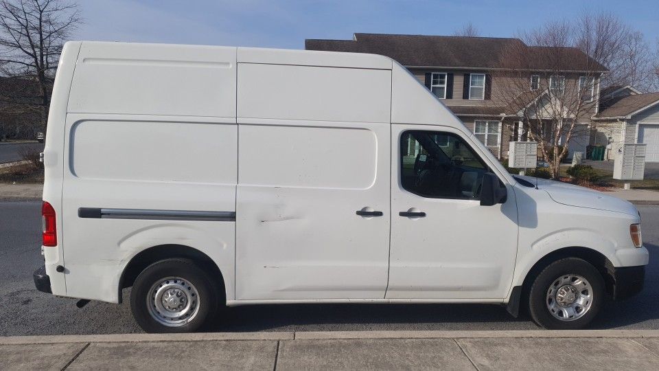 LOOKING FOR A CONTRACT TRADE OR SELL 2017 NISSAN NV2500 HD